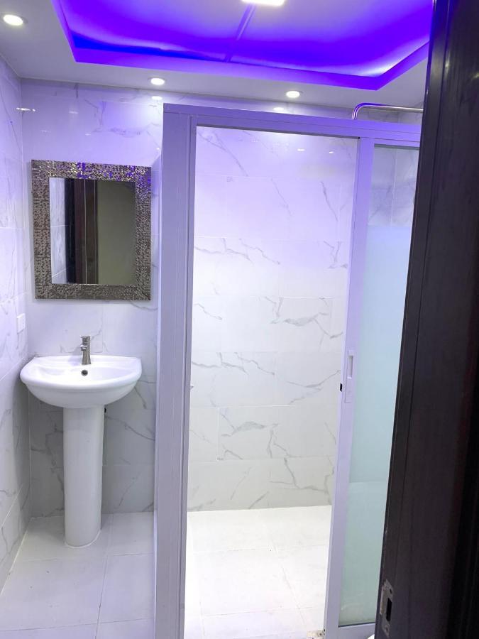 2 Bedroom Condo Unit With City And Mountain View 세부 외부 사진